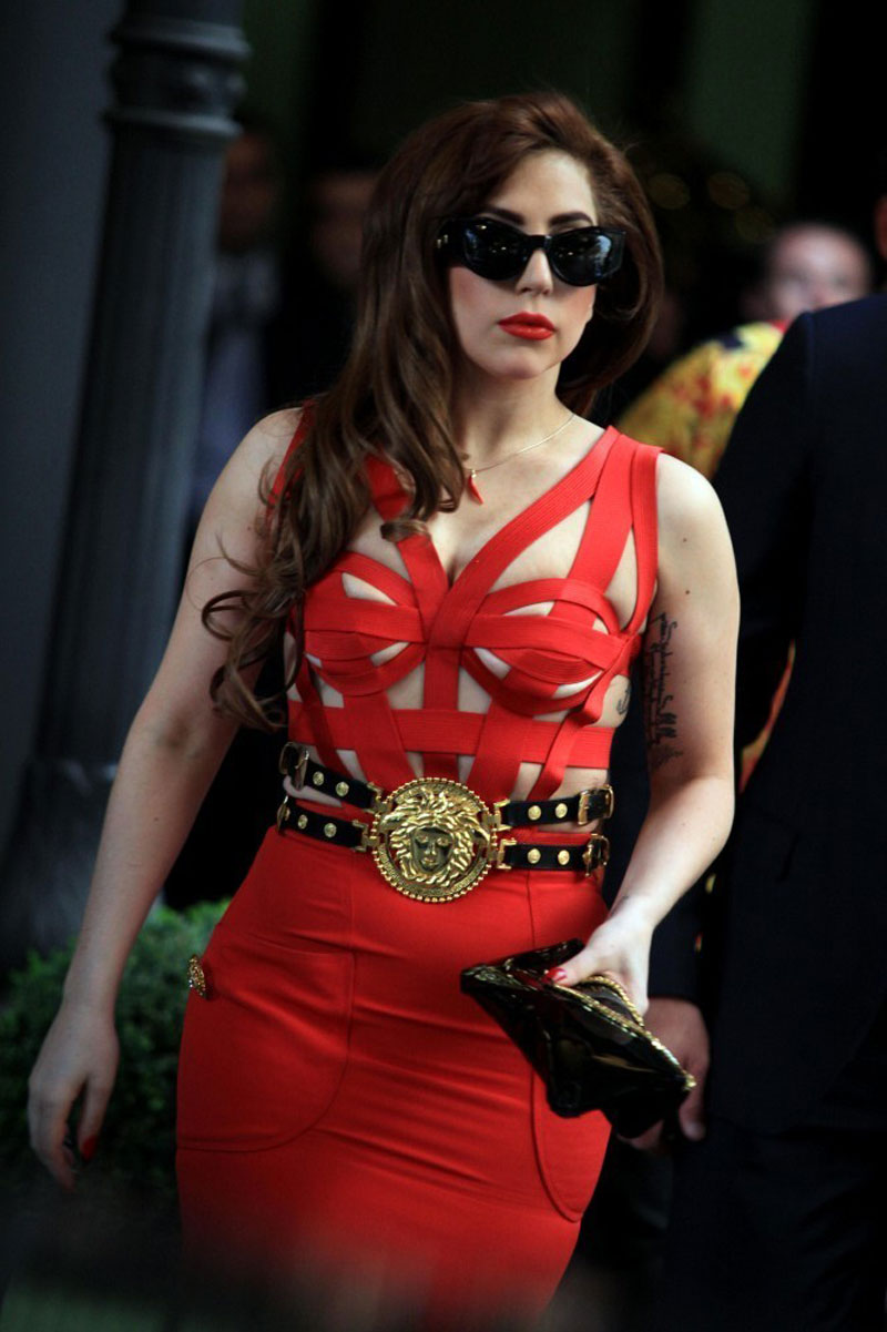 gaga-red-dress-made-from-strips-versace.